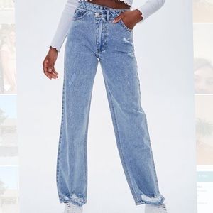 Asymmetrical high waisted jeans
